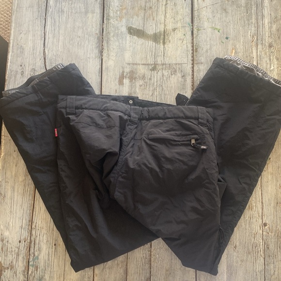 Women’s black snow ski snowboarding pants. Size XL. 🏂🎿⛄️❄️ - Picture 3 of 3